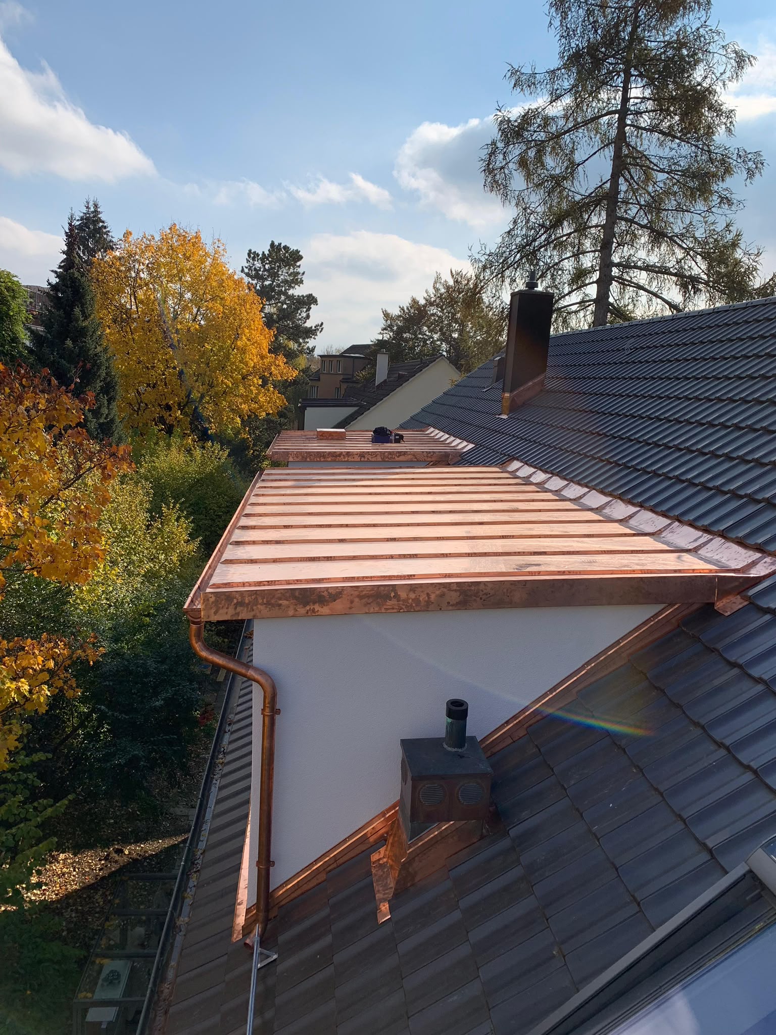 Kupfer-Lukarnendach mit Rinnenanschluss